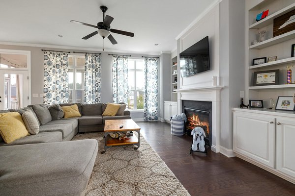 Pourquoi confier le nettoyage de sa toiture à un couvreur - peintre sur la ville de Vannes ?