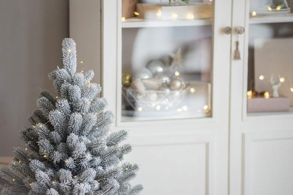 Stylisez votre décoration, optez pour un bahut industriel en bois massif !